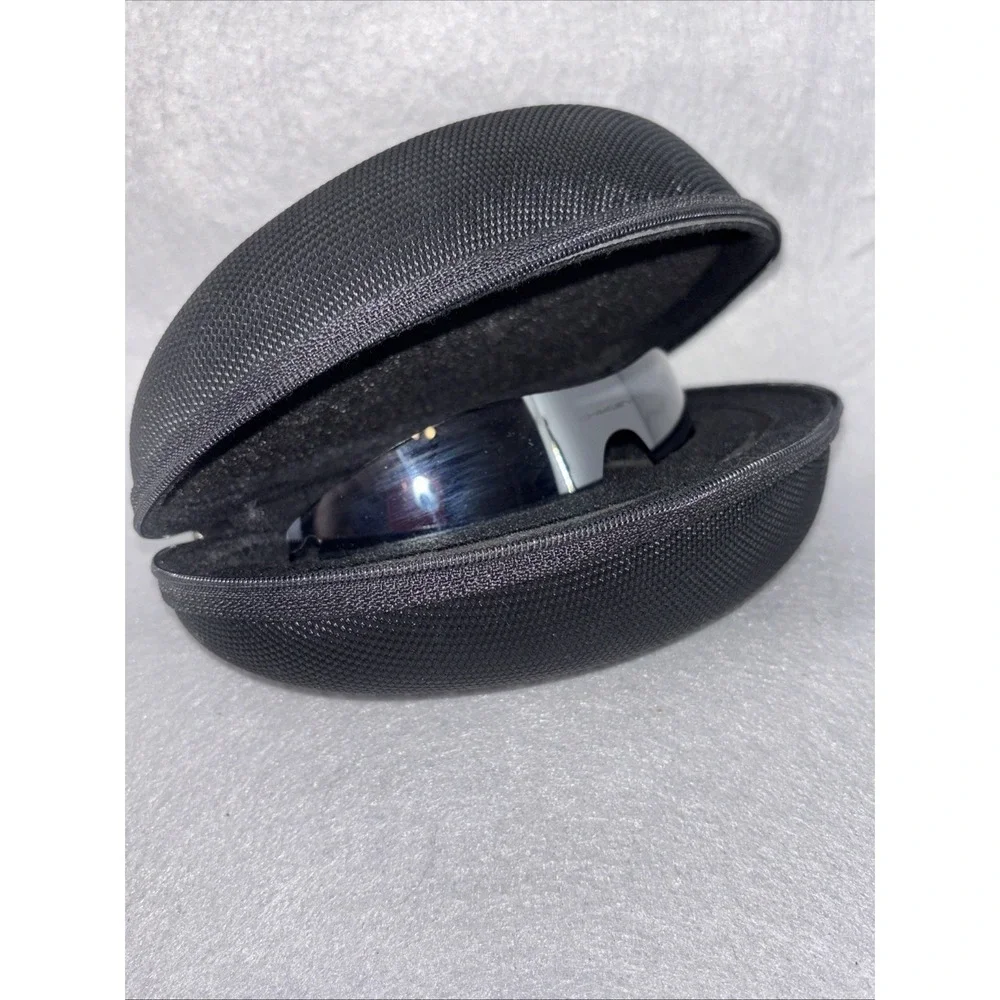 Oakley Sport Soft Foam Sunglasses Vault Hard Case W/Replacement Lense NO FRAME